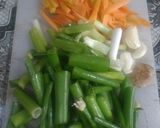 Foto langkah ke 1 dari resep Tumis bunga bawang ayam.