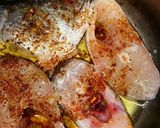 Hình bước làm 1 của món Cá Chẻm kho cay