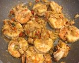 รูปขั้นตอนการทำที่ 2 ของ กุ้งผัดพริกเกลือ