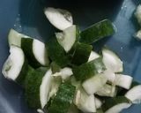 Foto langkah ke 2 dari resep Rujak Timun simple.