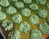 Foto langkah ke 2 dari resep Petulo, putu mayang, lembut meskipun sudah dingin.