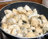 Foto del paso 3 de la receta: Pechuga de pollo al limón con vino blanco