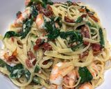 A picture of step 7 of Shrimp Linguine.