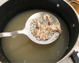 Foto del paso 1 de la receta: Consomé con fideos maní y champiñones