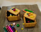 A picture of step 5 of Edible biscuits candy box.