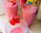 Foto del paso 1 de la receta: Batido de frutilla y plátano 🍌 🍓