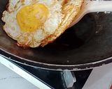 Foto langkah ke 1 dari resep Telur ceplok kecap.
