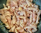 Foto del paso 4 de la receta: Pularda en salsa de setas y sabor Cookpad con patatas baby
