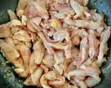 Foto del paso 4 de la receta: Pularda en salsa de setas y sabor Cookpad con patatas baby