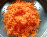 A picture of step 2 of Gajar ka halwa.