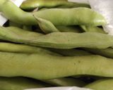 A picture of step 3 of Boiled Fava Beans with Garlic and Mint.
