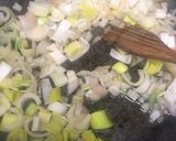 Foto del paso 1 de la receta: 265. Fideuá de pato, foie de pato y setas con costra
