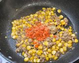 รูปขั้นตอนการทำที่ 5 ของ ข้าวหน้าหมูสับผัดข้าวโพด