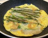 Hình bước làm 7 của món Bánh Hành Hàn Quốc Pajeon (Bánh Xèo Hành Lá)