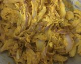 A picture of step 1 of Onion pakora.