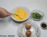 รูปขั้นตอนการทำที่ 2 ของ ไข่เจียวใบกุยช่าย