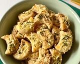 Foto langkah ke 7 dari resep Garlic Cheese Cookies (Eggless).