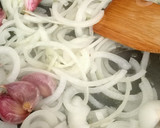 Foto del paso 2 de la receta: 🐟Bonito en escabeche 🍷🧅🥕🍃