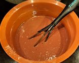 Foto del passaggio 4 della ricetta Ciambella al cioccolato fondente🍫🍩
