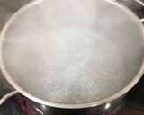 Édesanyám tejfölös nokedlije recept fázis 1 fotója