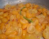 A picture of step 3 of Linguine with Clams (Lupini) and Yellow Cherry Tomatoes.
