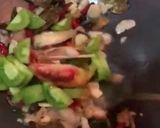 Foto langkah ke 3 dari resep Tumis Kerang Asam Manis.