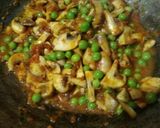 A picture of step 6 of Mushroom Matar curry.