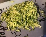 Une image de l'étape 3 de Salade de feuille de chêne aux tomates, courgettes et mortadelle de Bologne.