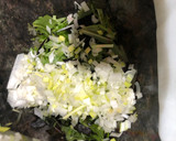Foto del paso 2 de la receta: Barquitas integrales con ensalada y huevo poché en Lékué