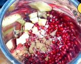 A picture of step 2 of Apple pomegranate juice.