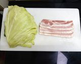 รูปขั้นตอนการทำที่ 1 ของ Cabbage & bacon Soup