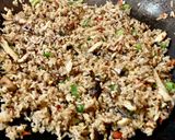 Foto langkah ke 2 dari resep Nasi Goreng Ikan Tongkol Suwir.