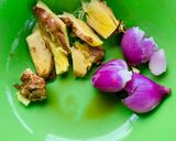 Hình bước làm 6 của món Trời mưa nấu mì 2 phiên bản: mì nước vị Nhật và mì khô vị Tàu