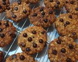 Foto langkah ke 5 dari resep Crunchy Oatmeal Chocochip Cookies.