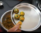 A picture of step 3 of Methi muthiya.