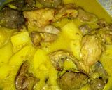 Foto langkah ke 5 dari resep Kare hati ayam dan kentang.