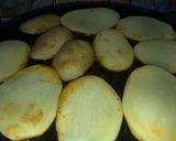 A picture of step 3 of Fry slice potato🥔فراٸی سلاٸس پٹاٹو🥔.