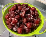Une image de l'étape 1 de Clafoutis aux cerises, miel et vanille.