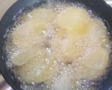 A picture of step 5 of Slow Cooked Beef Steak With Potato Chips.