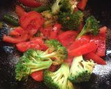 A picture of step 4 of Broccoli Fish Curry.