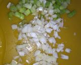 Foto del paso 1 de la receta: Hueso de cerdo guisado y ensalada