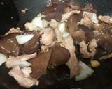 รูปขั้นตอนการทำที่ 2 ของ หมูผัดขิง
