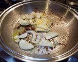 Foto langkah ke 5 dari resep Chicken Steak with Mushroom Sauce.