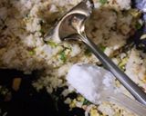 Foto langkah ke 4 dari resep Nasi Goreng Telur dan Daun Bawang (172).