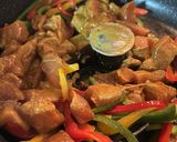 Foto del paso 3 de la receta: Pollo satay con pimientos en Turbo Cecofry 4D
