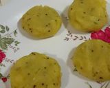 A picture of step 5 of Stuffed Idli in two color.