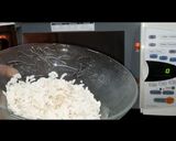 A picture of step 1 of Papad poha chivda.