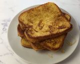 Foto langkah ke 5 dari resep Classic French Toast.