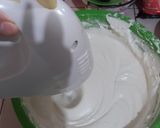 Foto langkah ke 2 dari resep Bolu zebra putih telur pandan coklat (W#36).