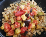 Foto del paso 6 de la receta: Garbanzos con verduras asadas y mandarina